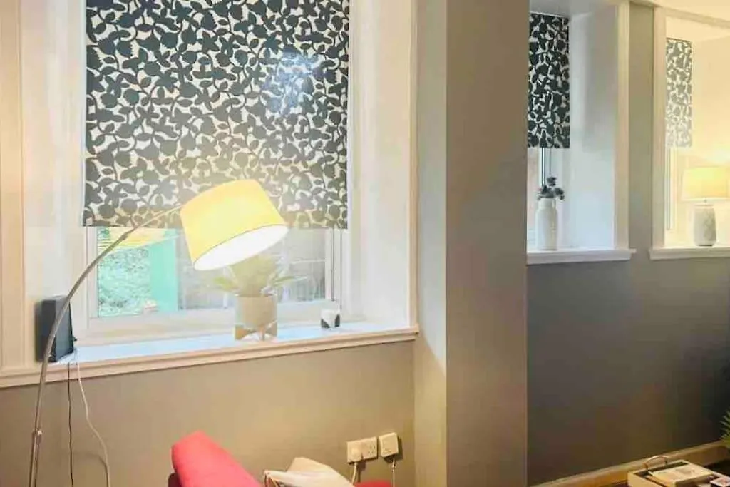Large 2 Bedroom, Ground Floor Flat, Close To City 에든버러 0*,