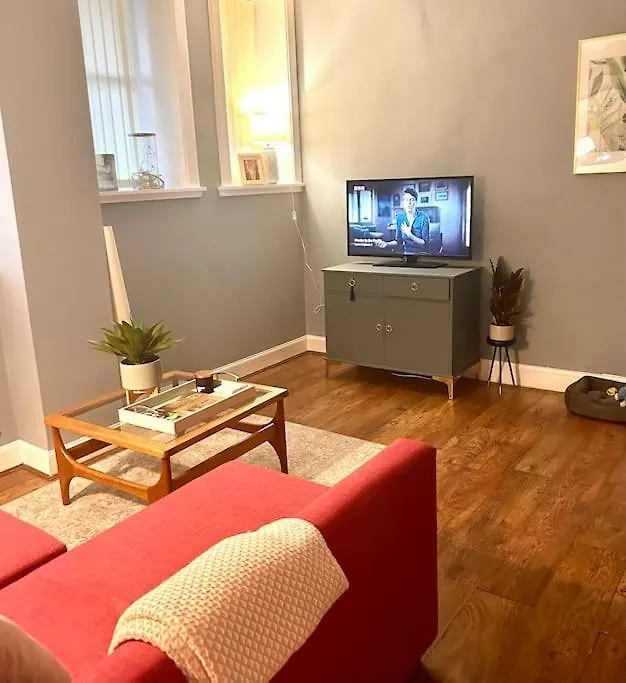 Large 2 Bedroom, Ground Floor Flat, Close To City EDI 0*, Edinburgh Velká Británie