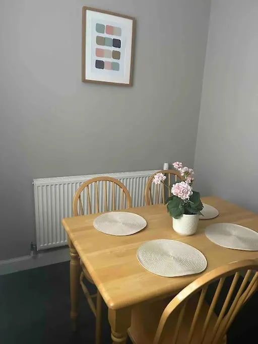 Large 2 Bedroom, Ground Floor Flat, Close To City EDI Apartmán Edinburgh